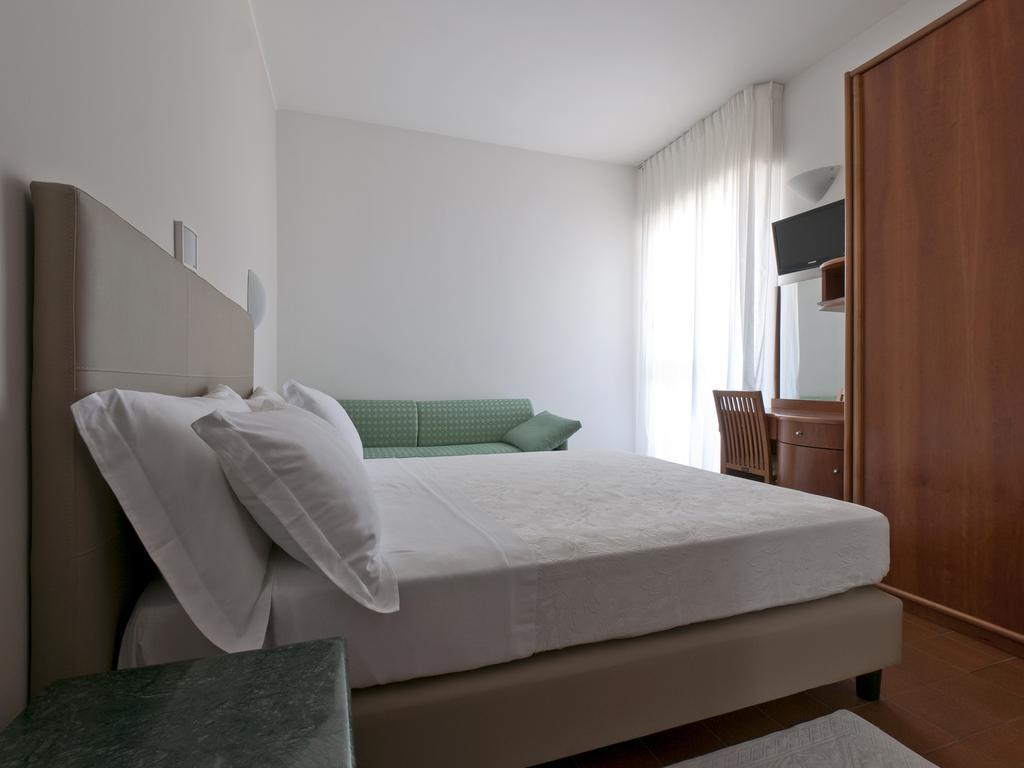 Hotel Eden Alba Adriatica Habitación foto